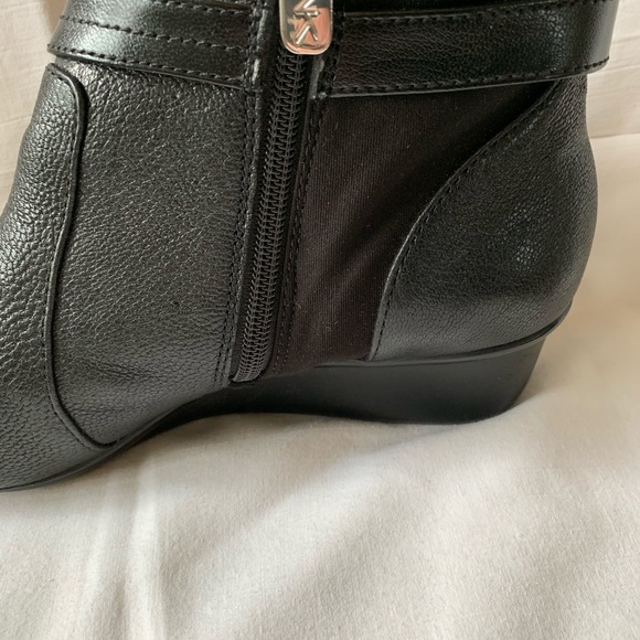 Anne Klein booties - Picture 7 of 7
